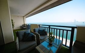 Palm Apt. With Burj Al Arab View
